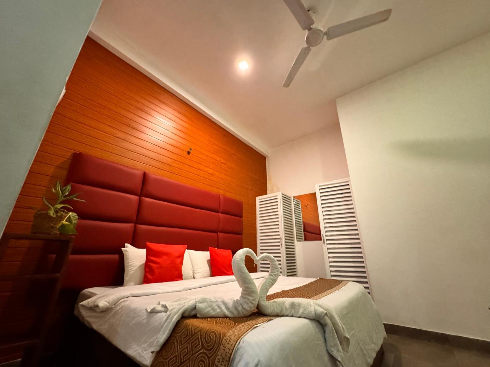 Airport Transit Kings Hotel คาตุนายากา ภายนอก รูปภาพ