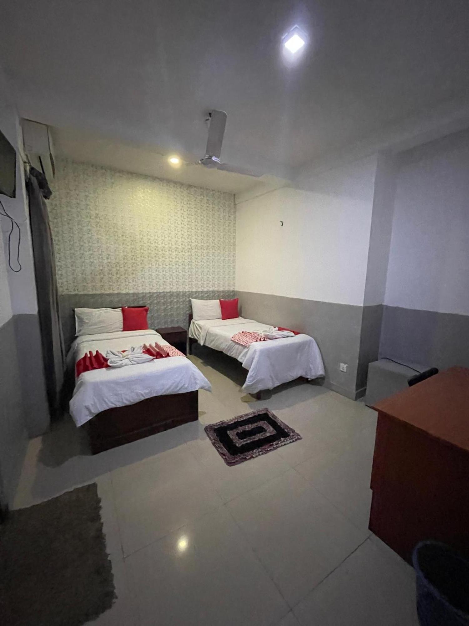 Airport Transit Kings Hotel คาตุนายากา ภายนอก รูปภาพ